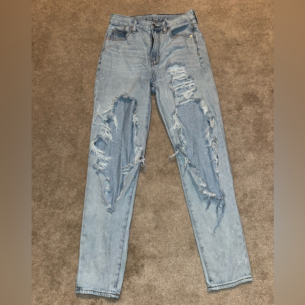 American Eagle very distressed mom jean size 00